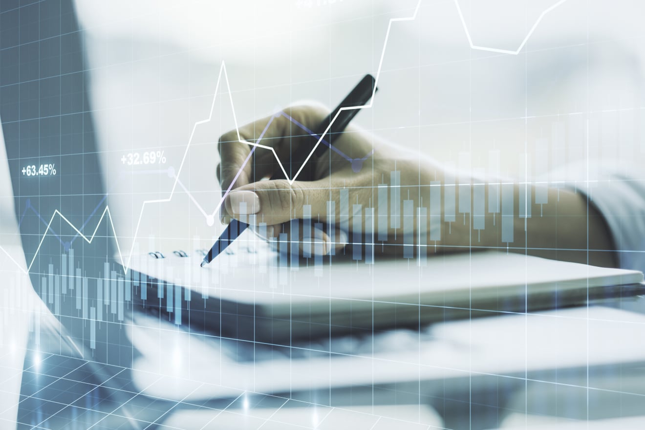 Quantitative Data Analysis Guide: Methods, Examples & Uses