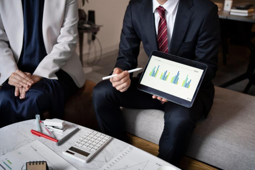 Event-driven investing exploits pricing inefficiencies caused by significant corporate events. Discover common event-driven strategies and examples below.