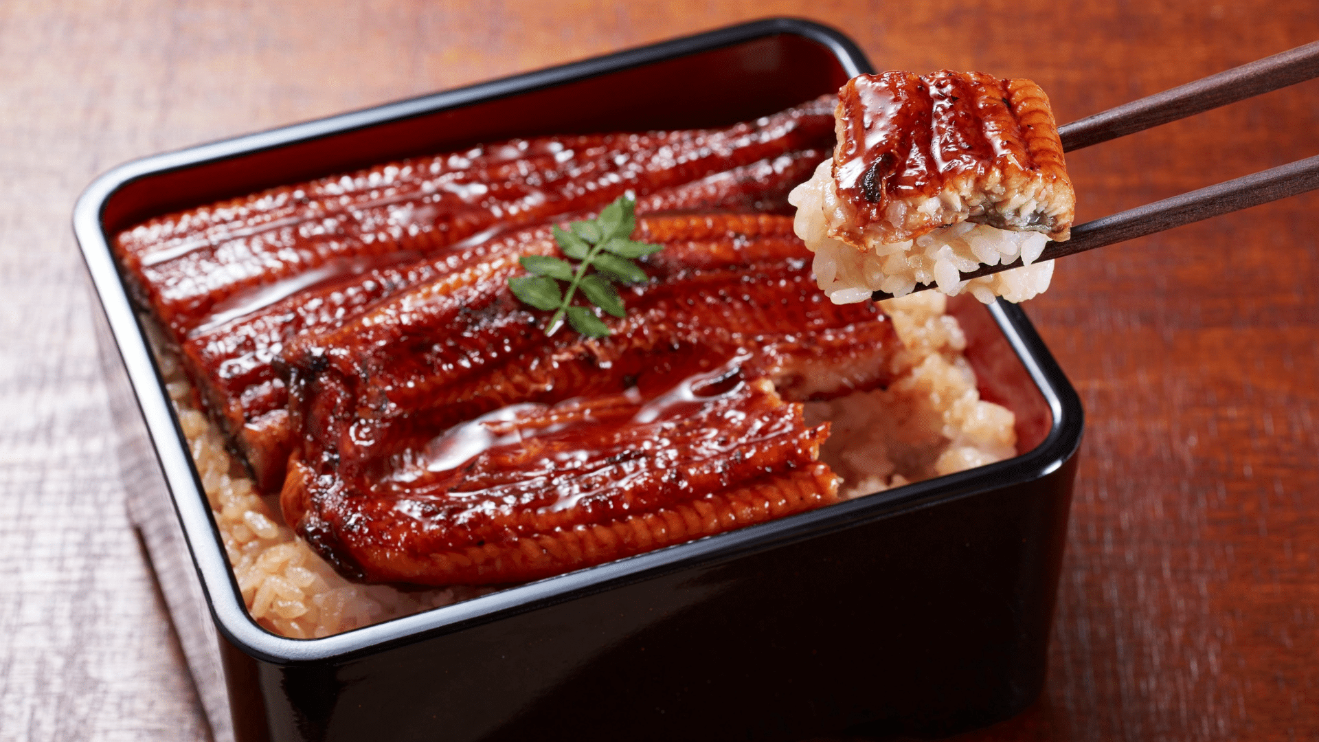 屏榮實業集團案例分析–外銷鰻魚起家，結合全家鮮食壯大